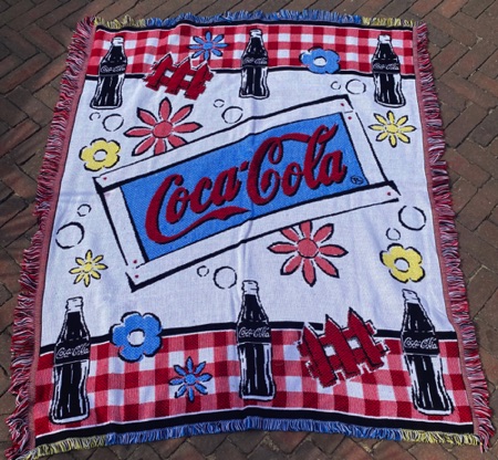 8842-1 € 50,00 coca cola picknick kleed.jpeg